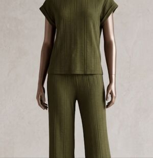 Olive green short-sleeved set, ideal for Spring/Summer M